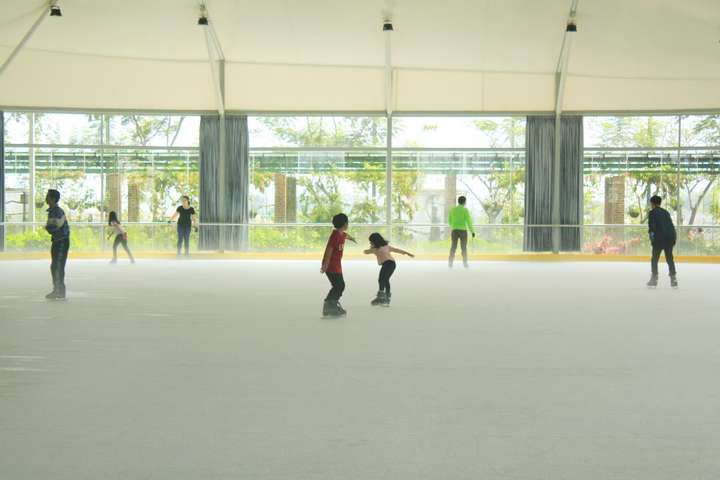 Aeon cakung skating ice 7 Hal